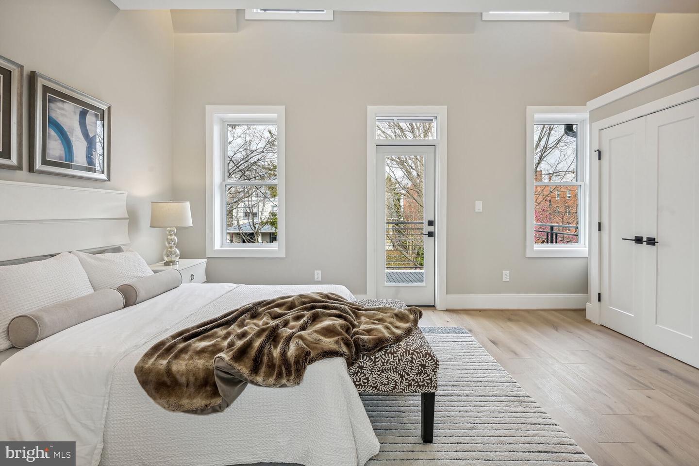 1312 Longfellow St NW