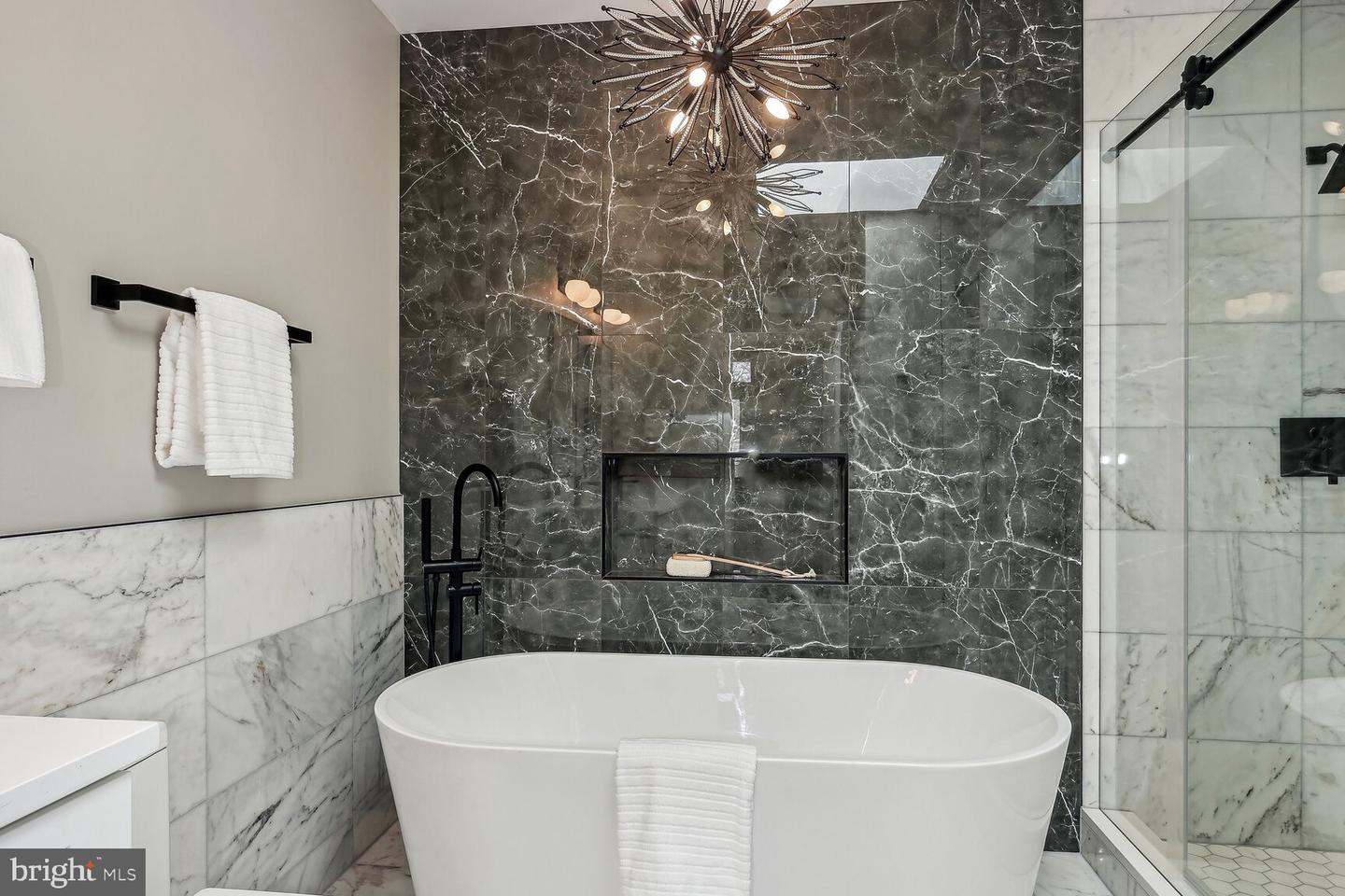 1312 Longfellow St NW