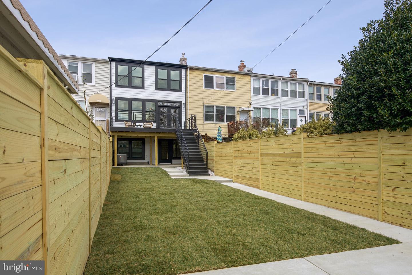 1312 Longfellow St NW