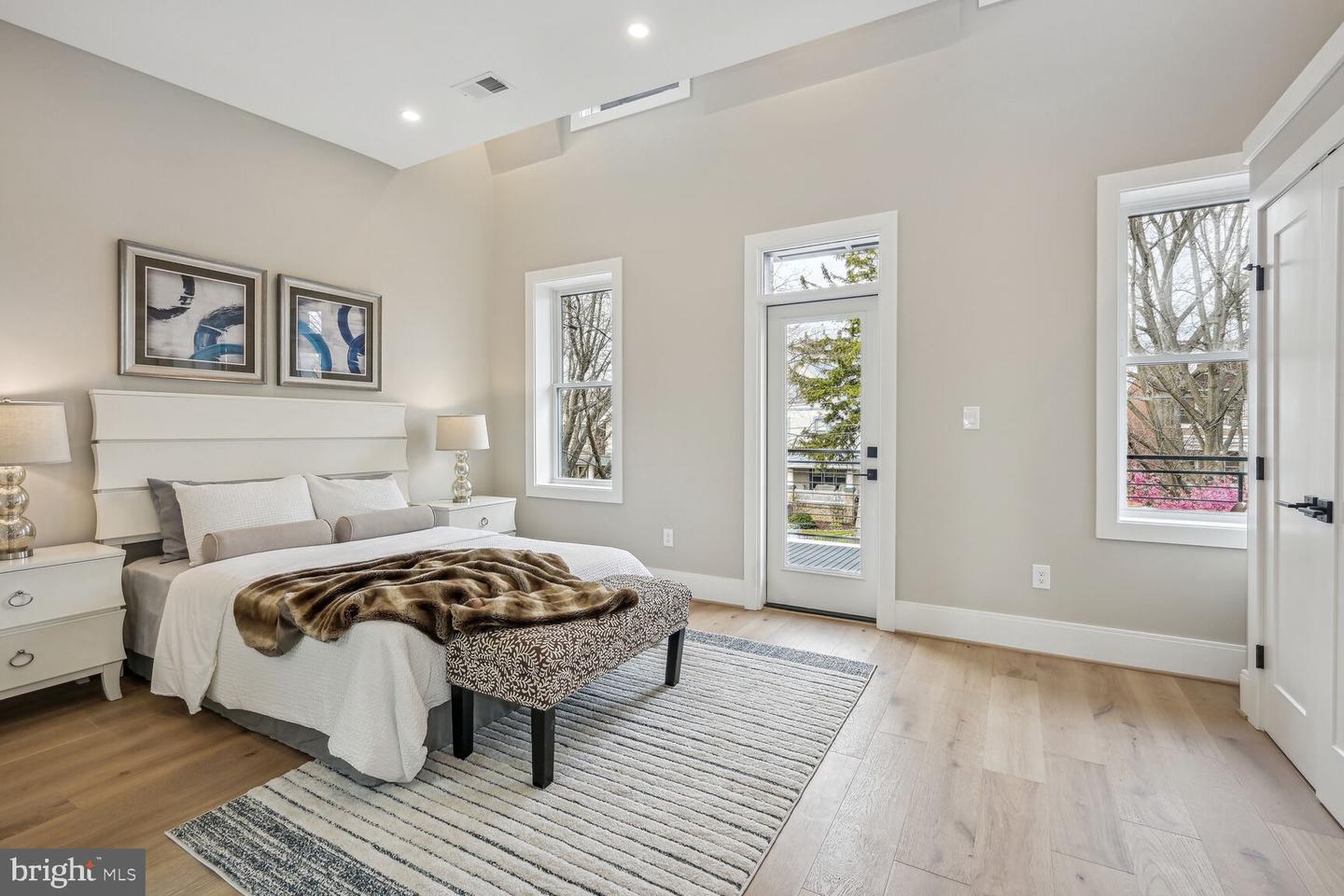 1312 Longfellow St NW