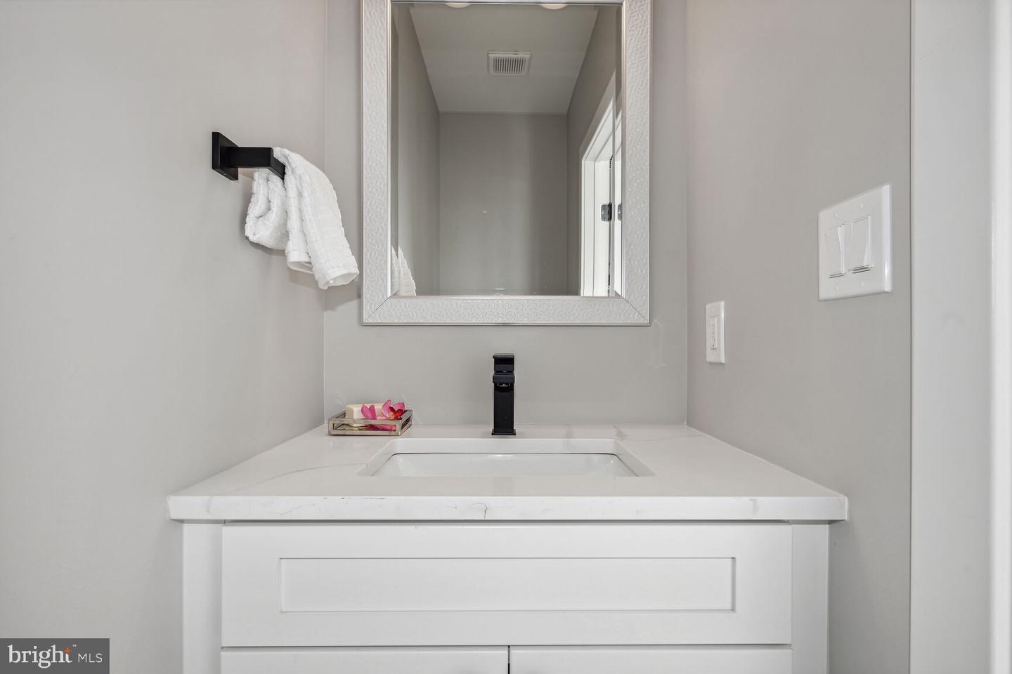 1312 Longfellow St NW