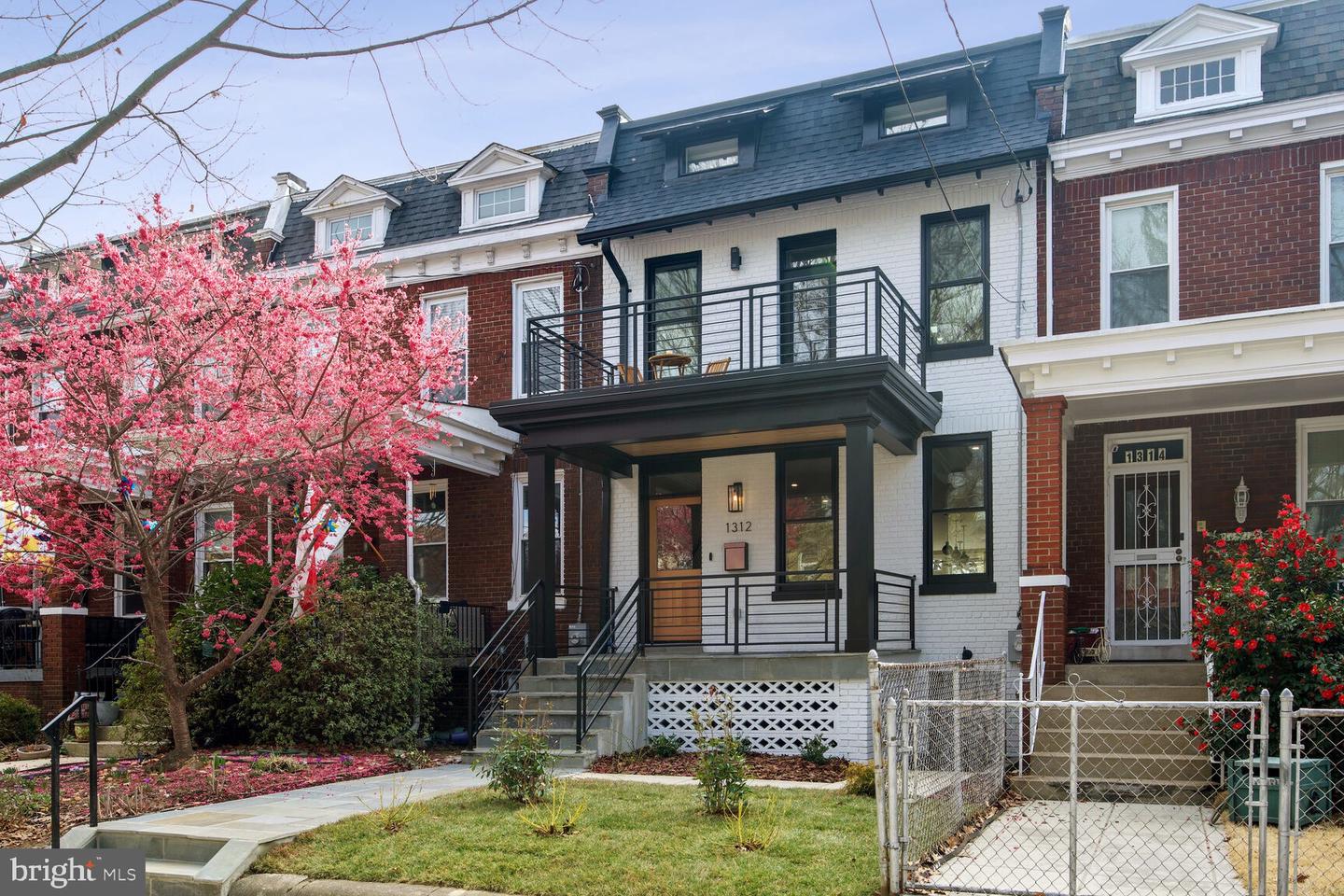 1312 Longfellow St NW