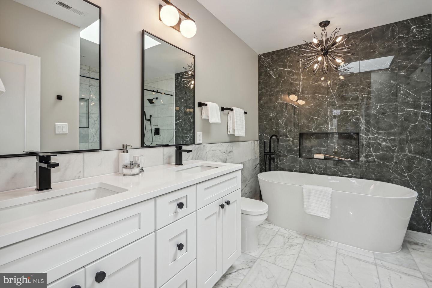 1312 Longfellow St NW