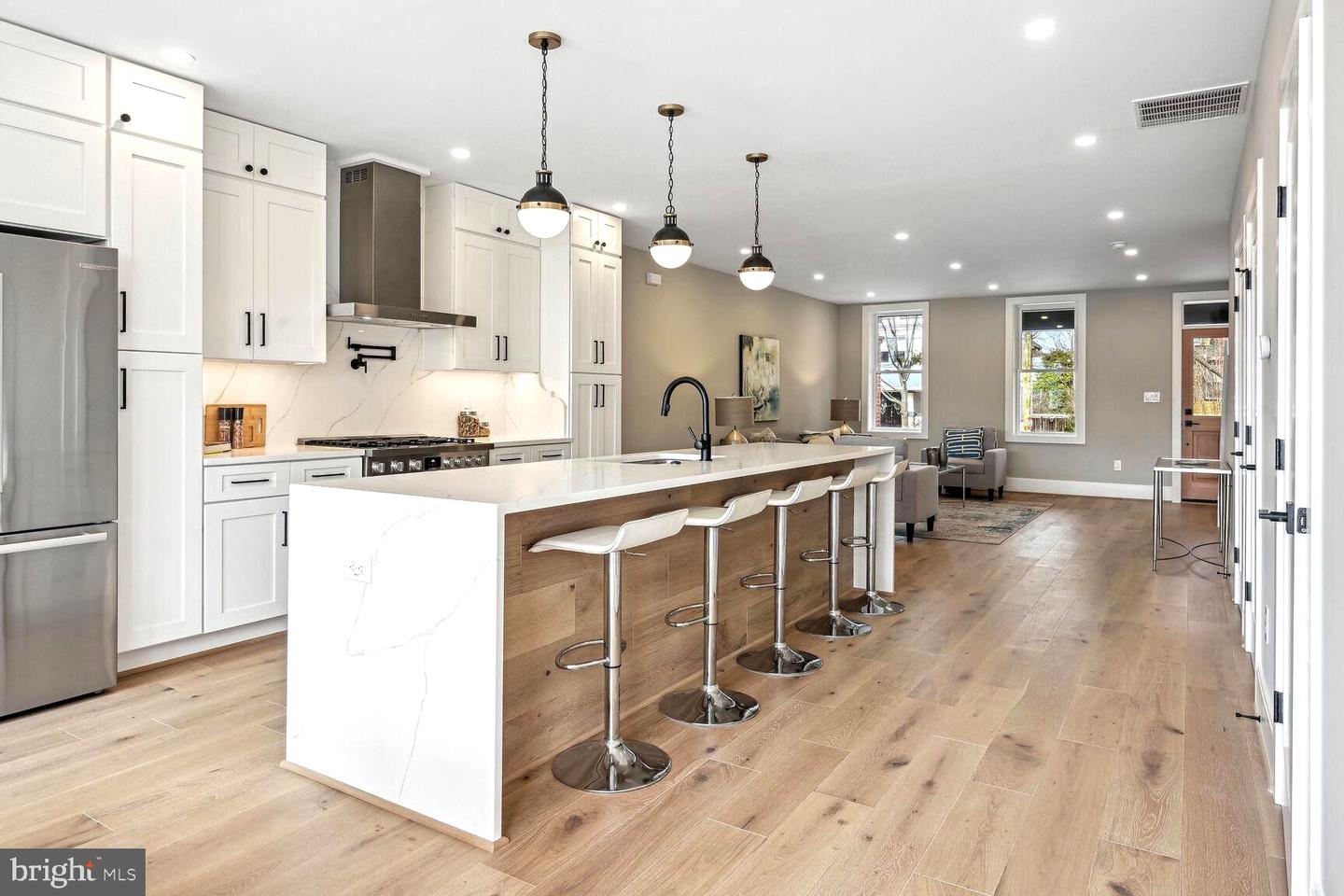 1312 Longfellow St NW