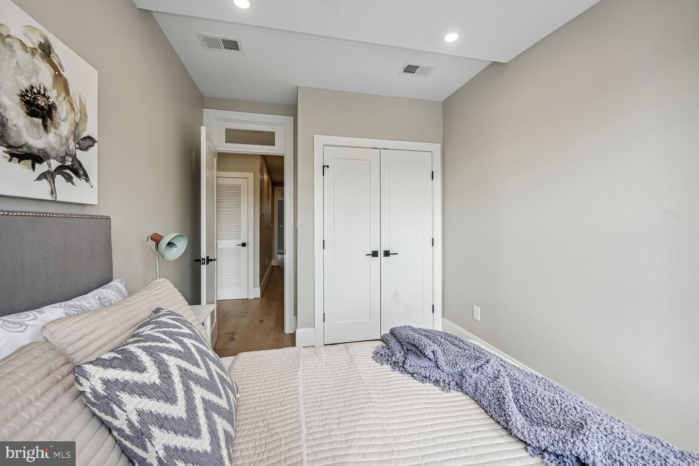 1312 Longfellow St NW