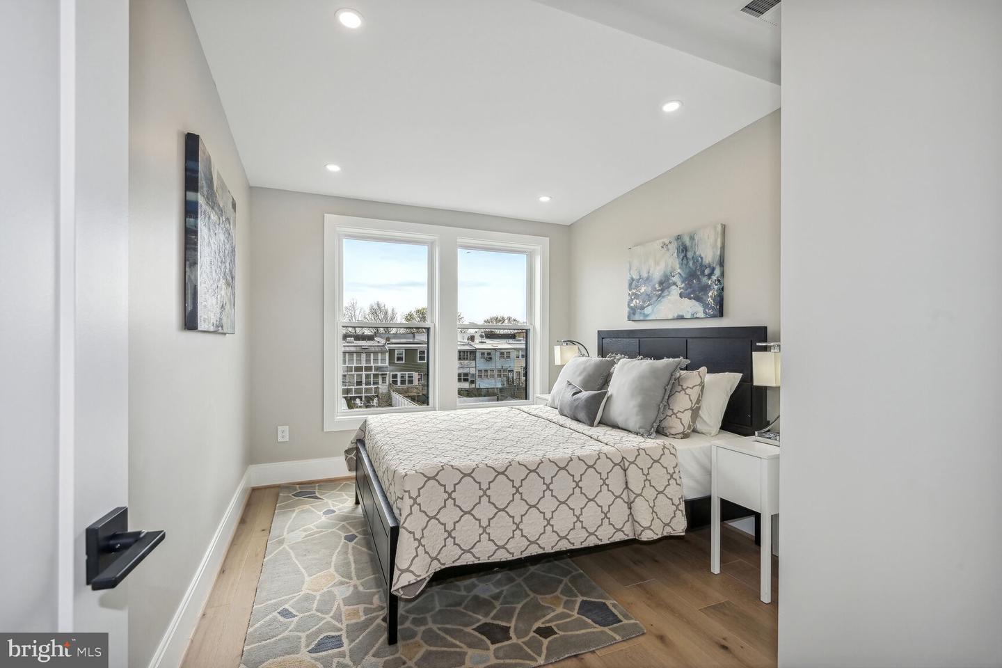 1312 Longfellow St NW