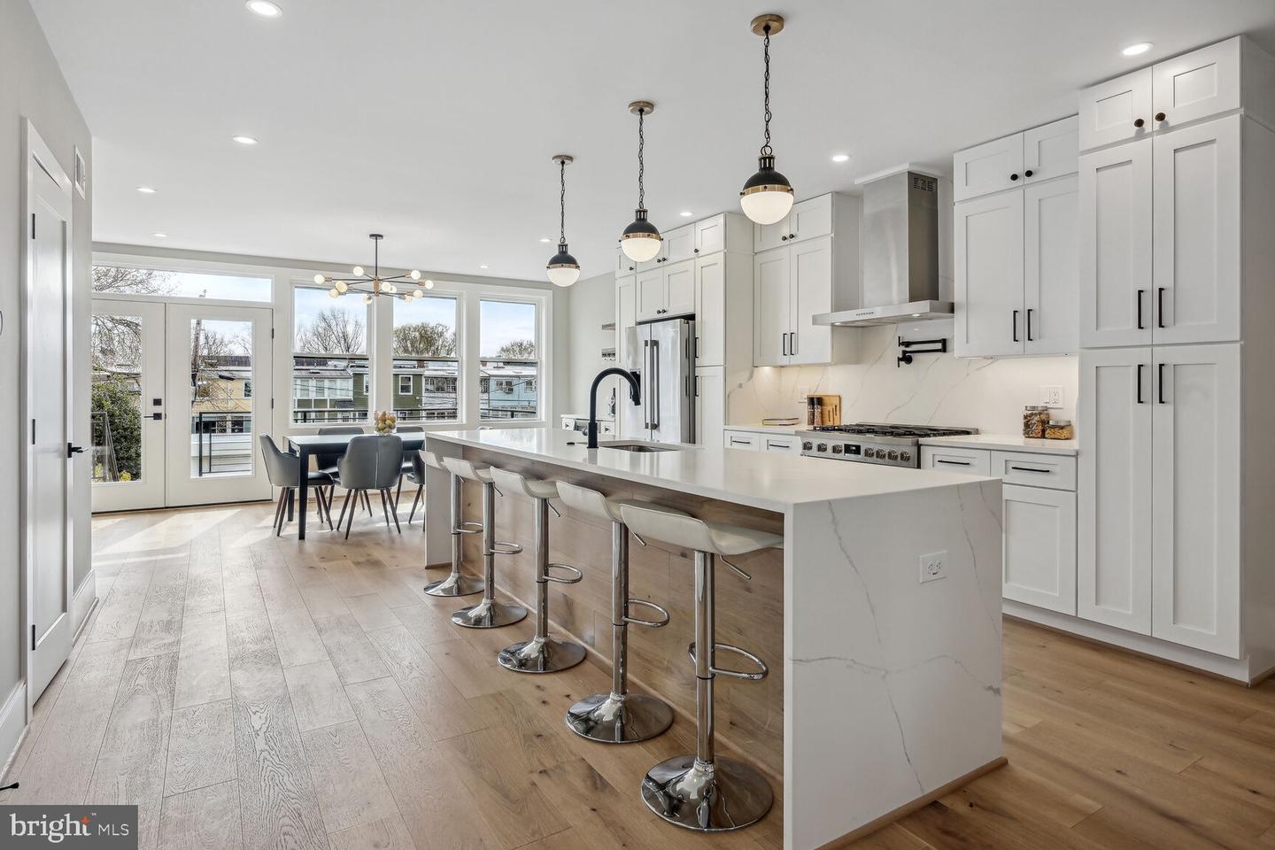 1312 Longfellow St NW