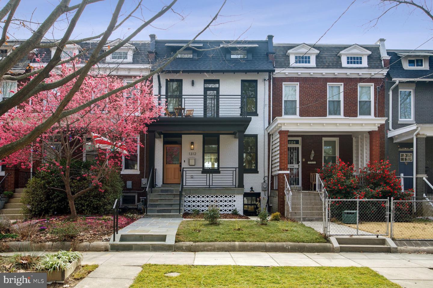 1312 Longfellow St NW