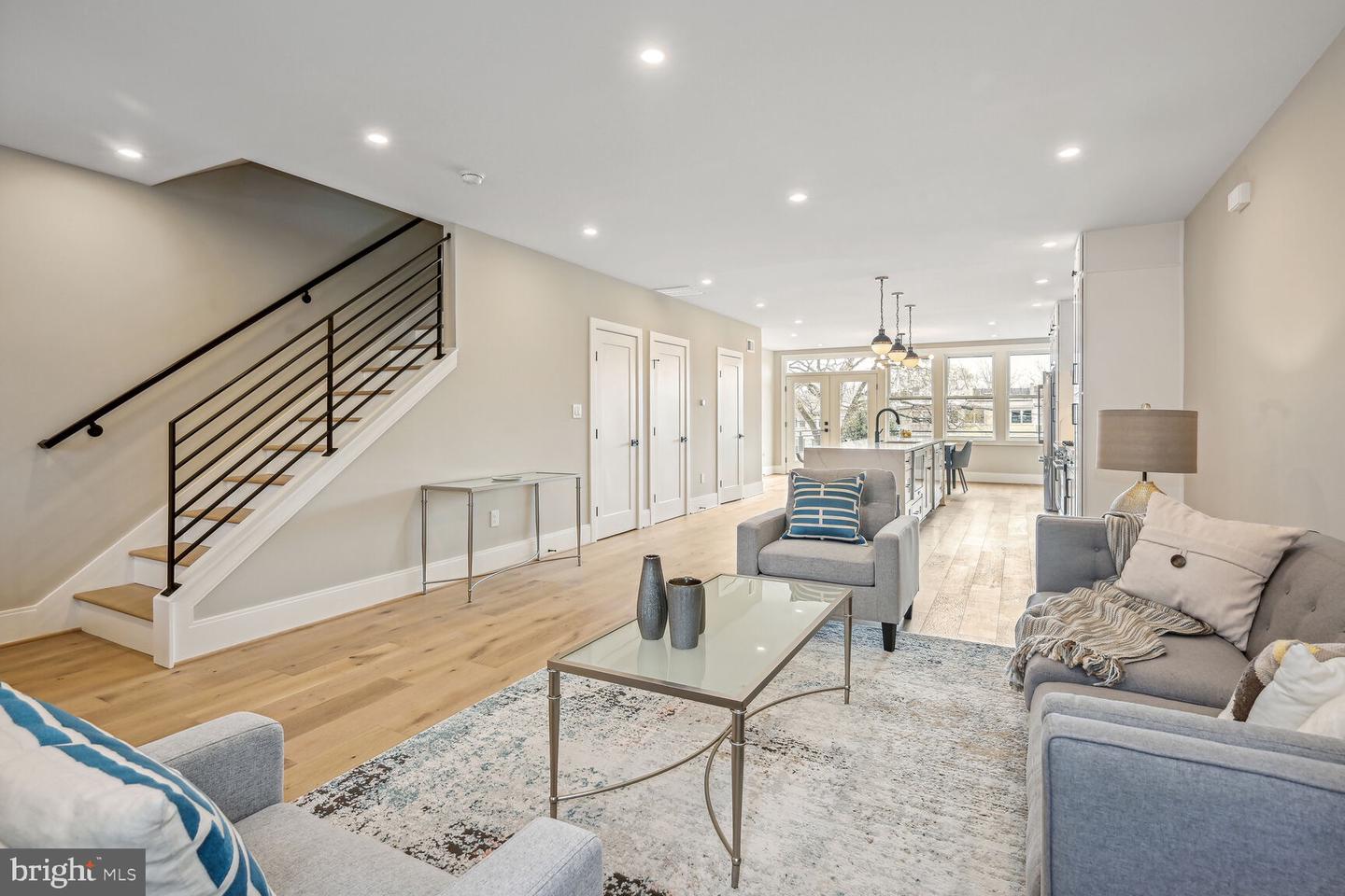 1312 Longfellow St NW