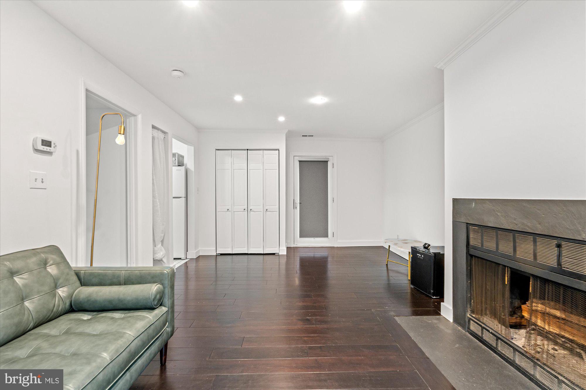 1313 Vermont Ave NW #11