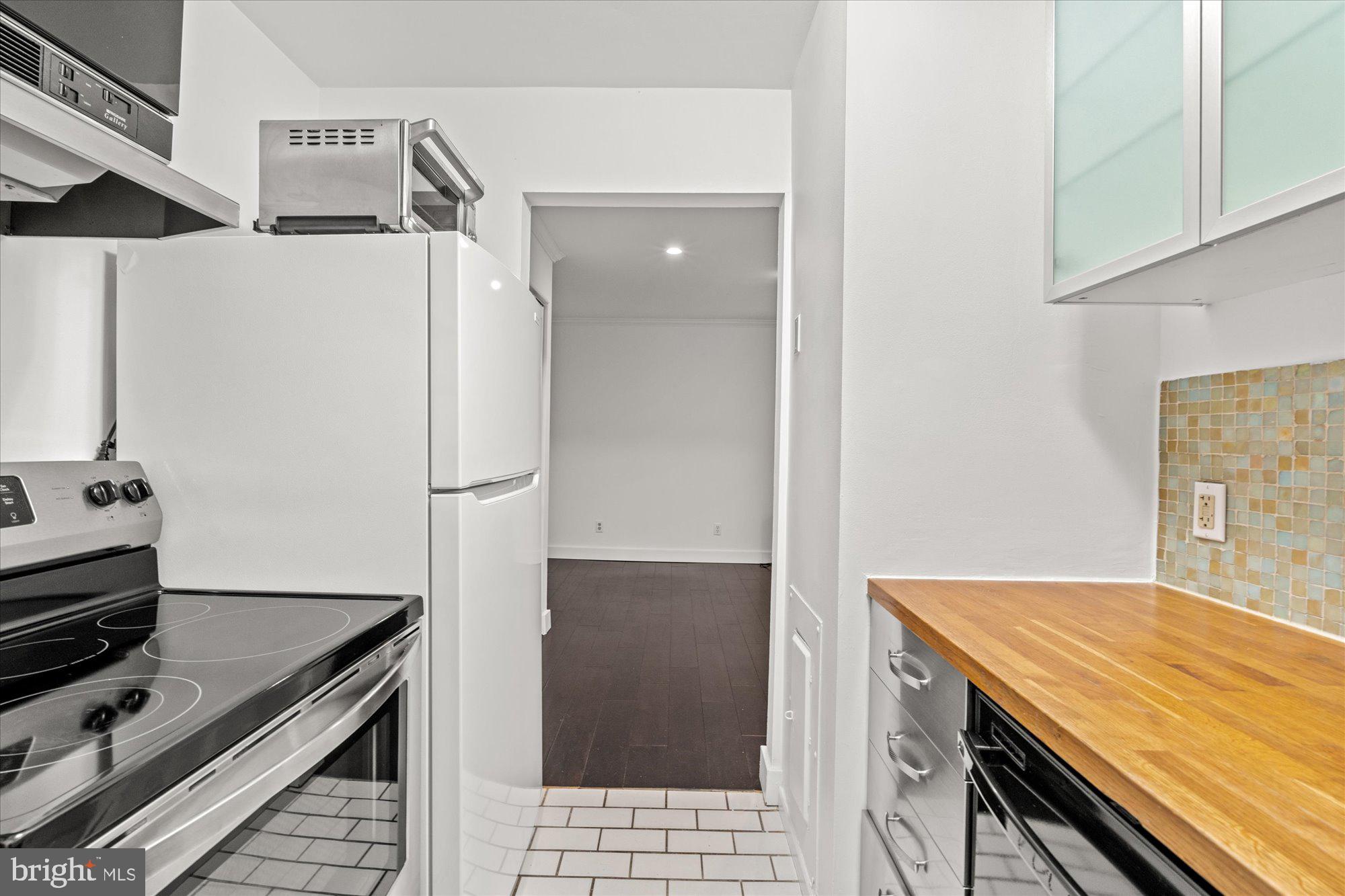 1313 Vermont Ave NW #11