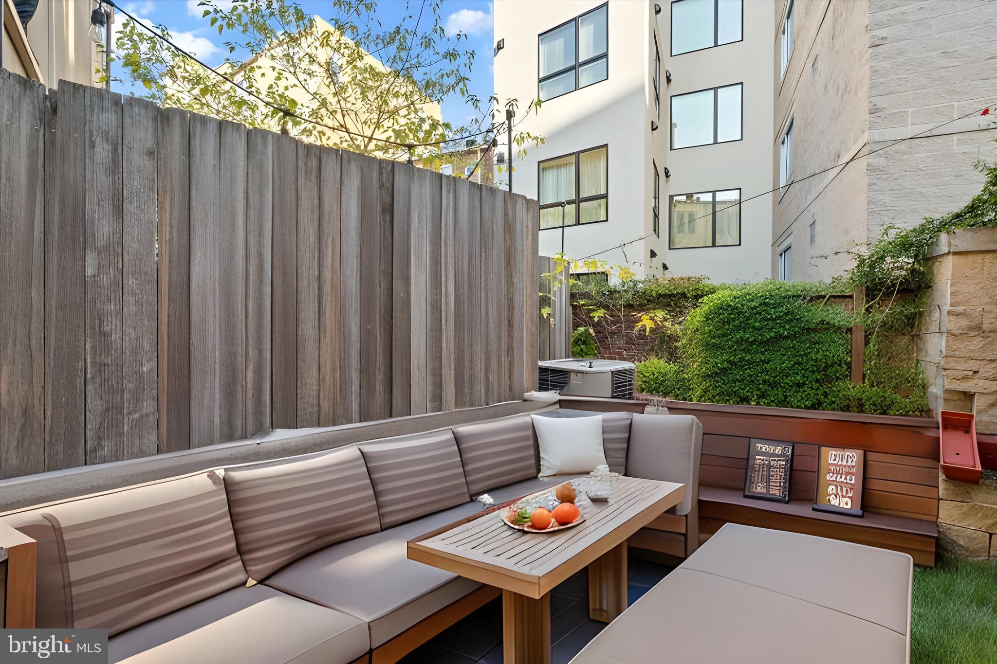 1313 Vermont Ave NW #11