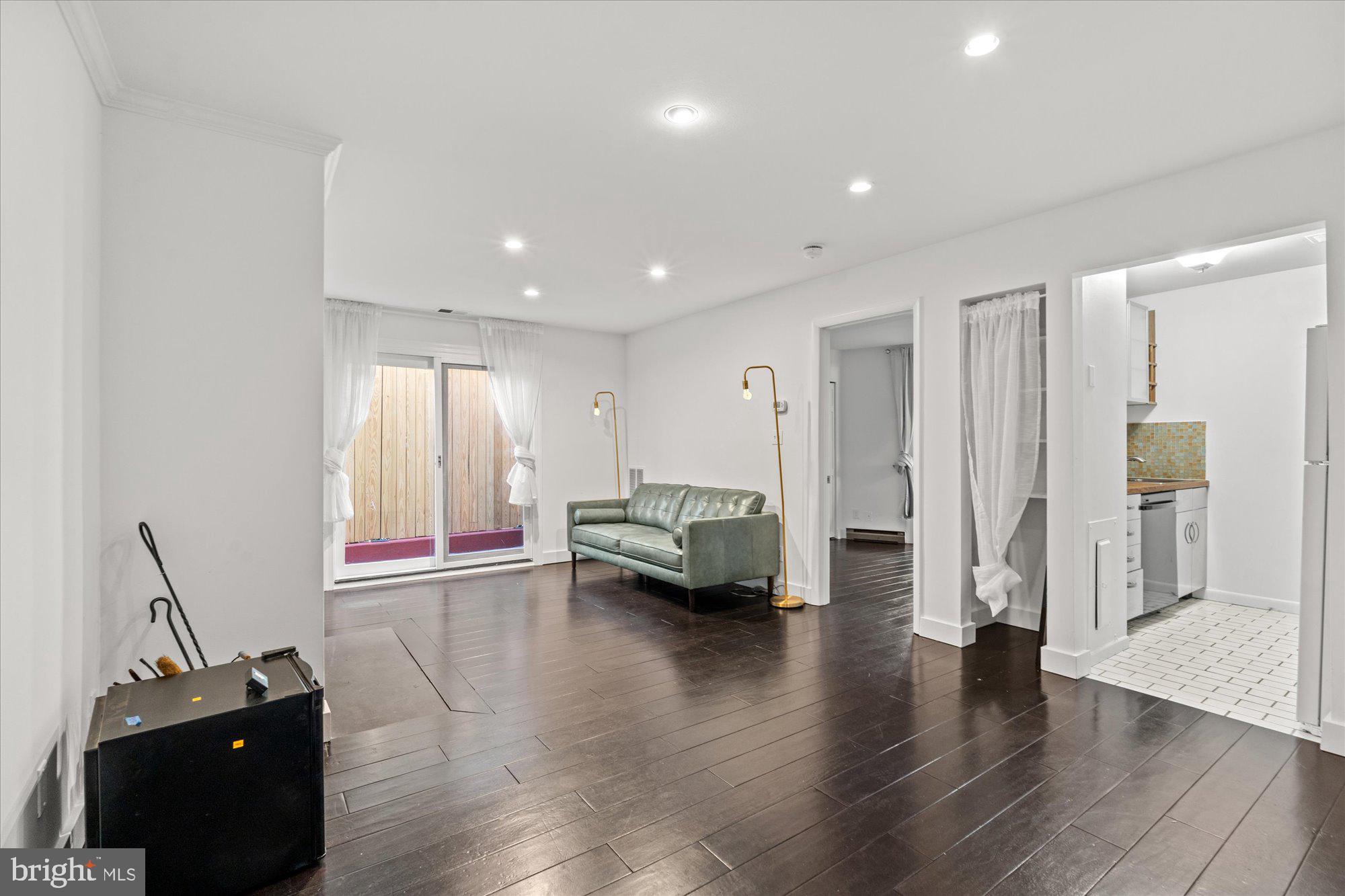 1313 Vermont Ave NW #11