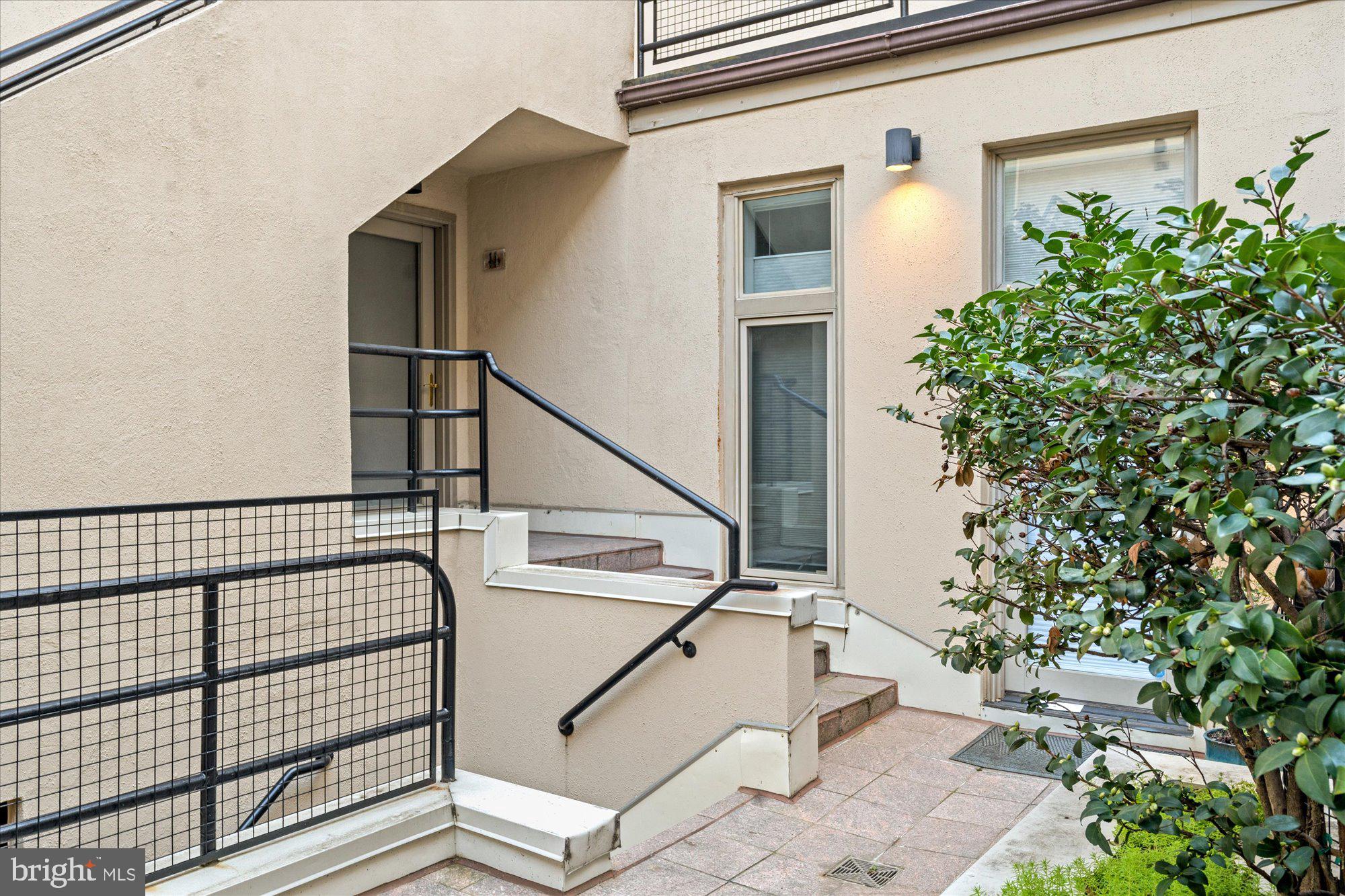 1313 Vermont Ave NW #11