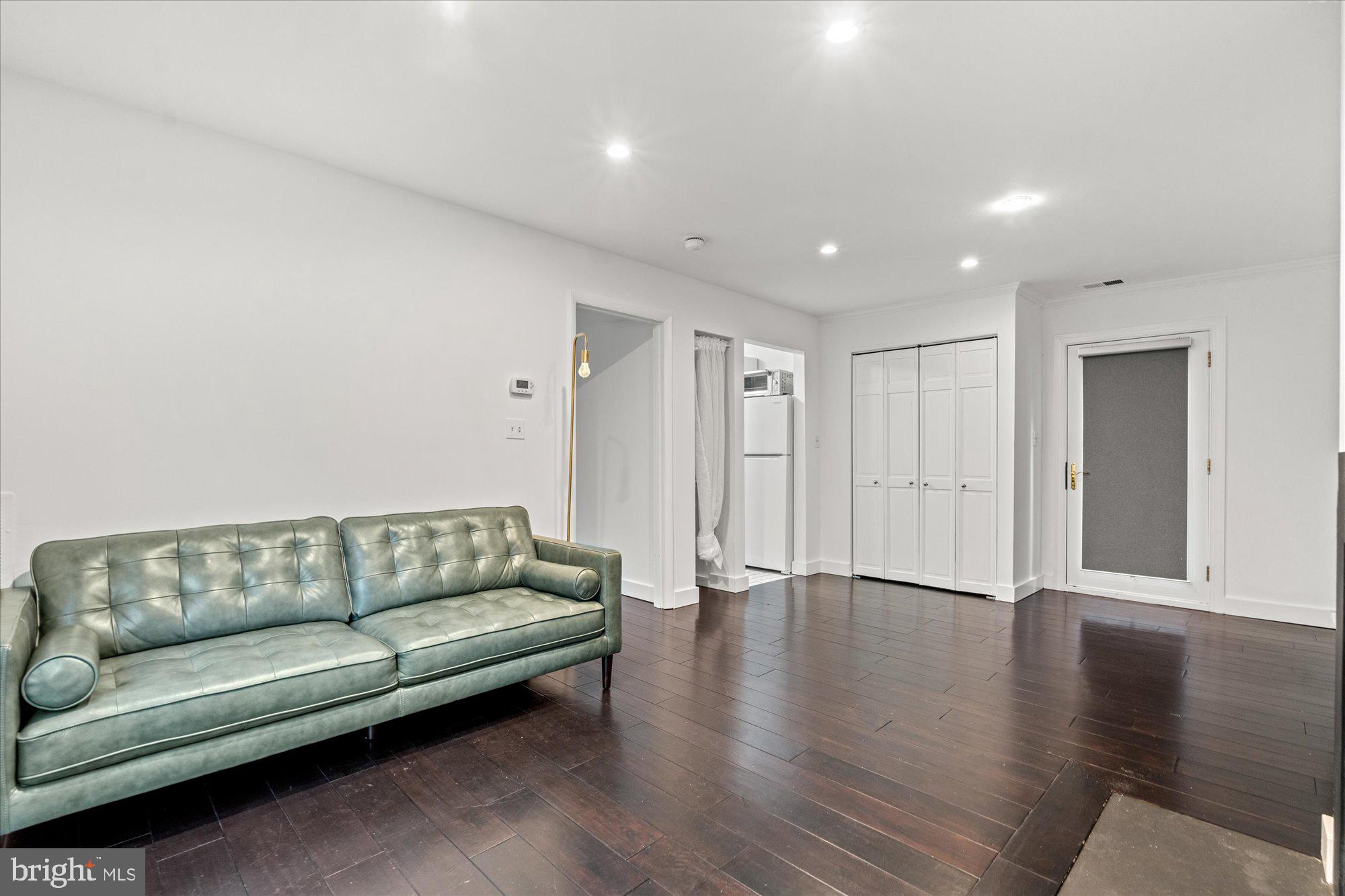 1313 Vermont Ave NW #11