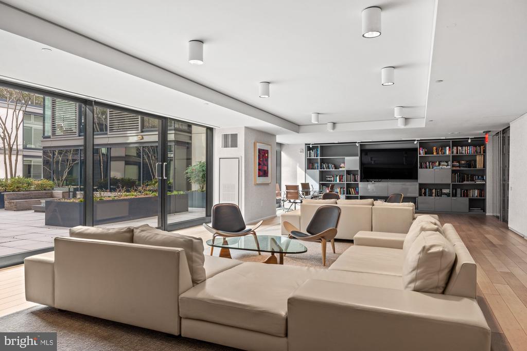 925 H ST NW #810