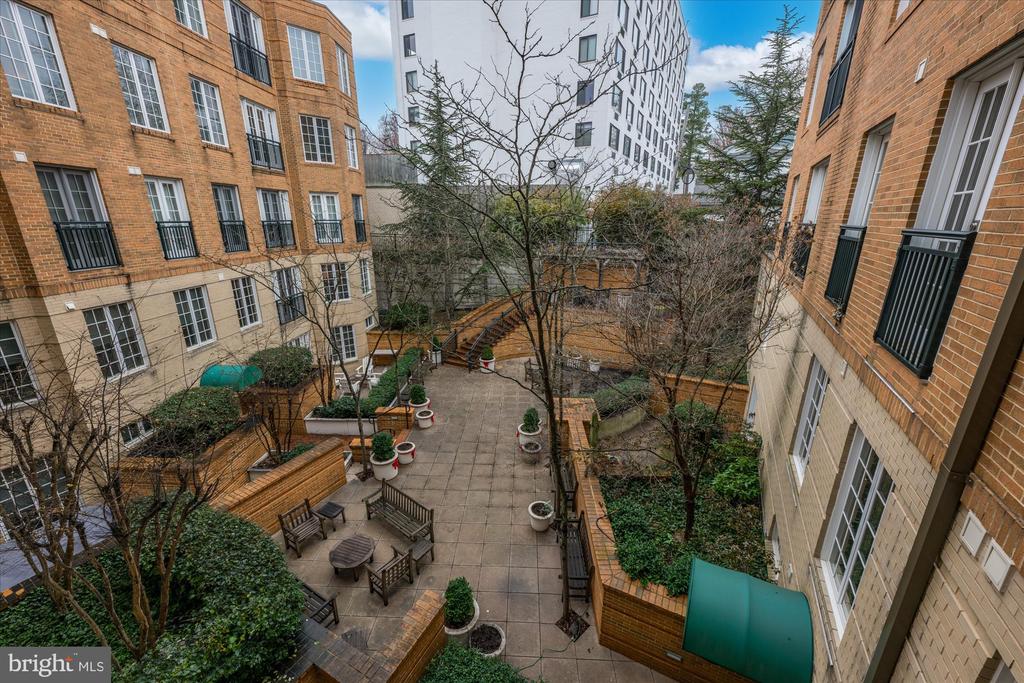 2501 WISCONSIN AVE NW #206