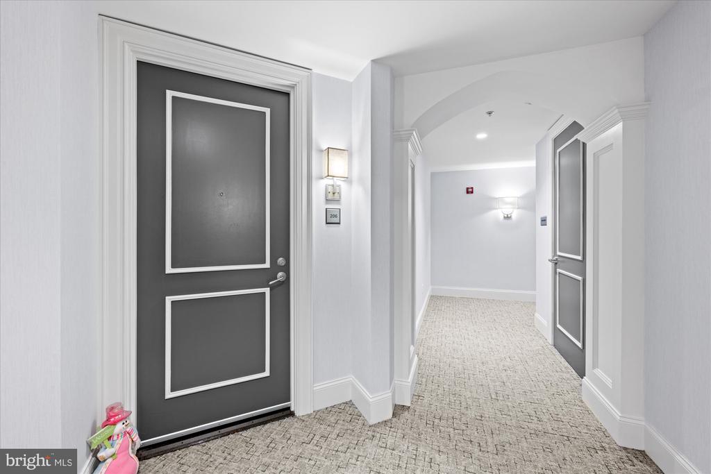 2501 WISCONSIN AVE NW #206