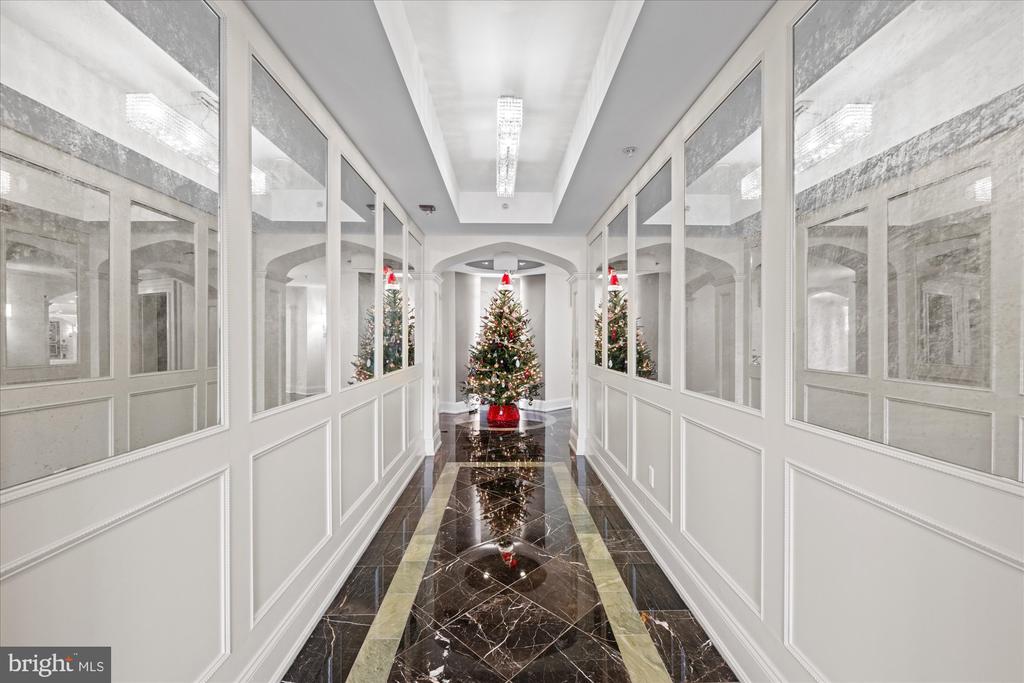 2501 WISCONSIN AVE NW #206