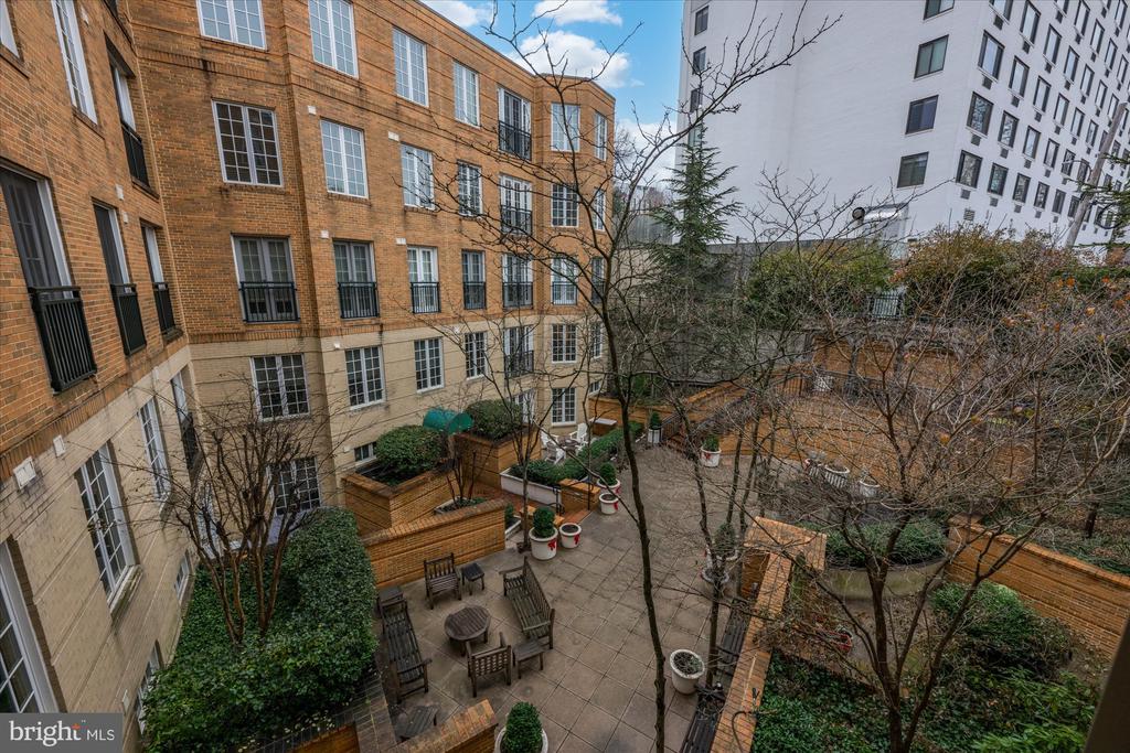 2501 WISCONSIN AVE NW #206