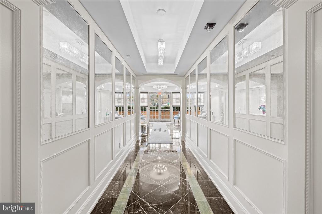 2501 WISCONSIN AVE NW #206