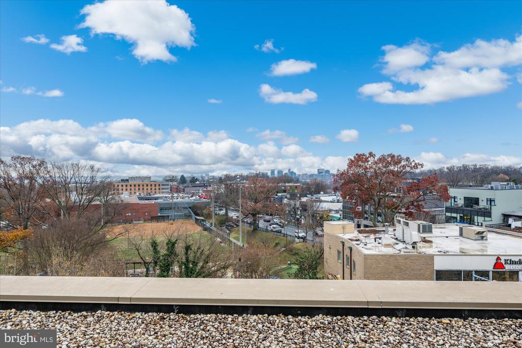 2501 WISCONSIN AVE NW #206