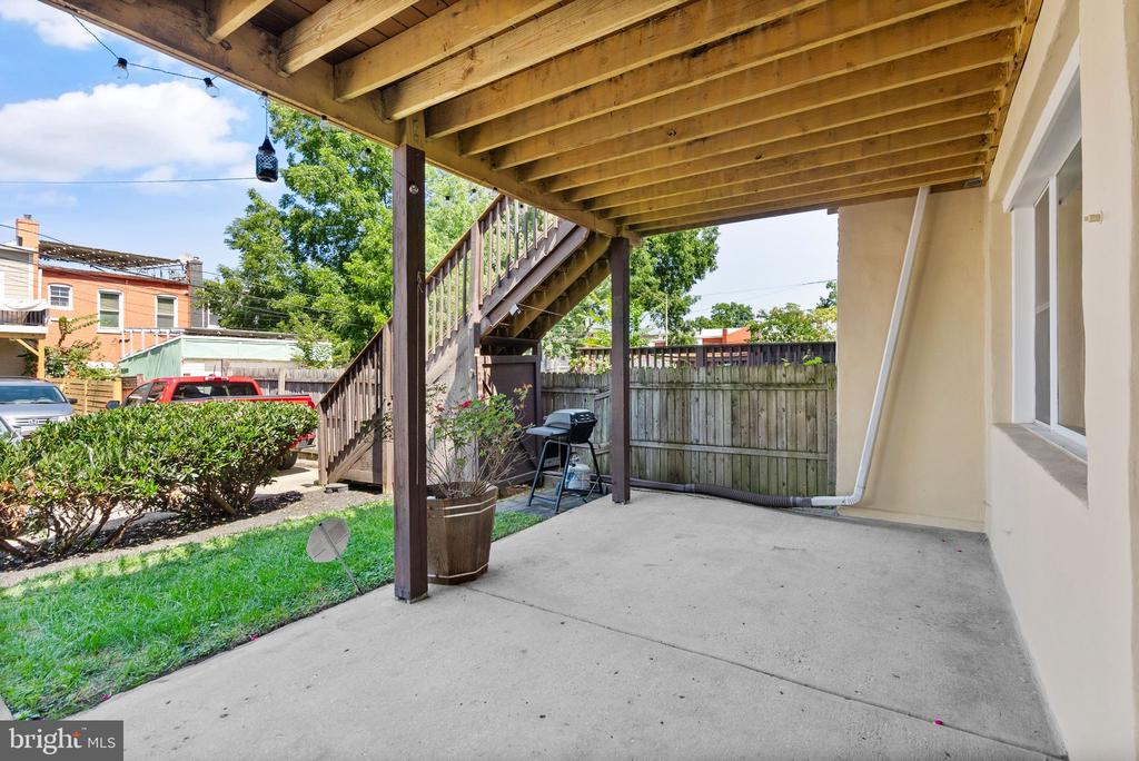 437 Manor Pl NW #2