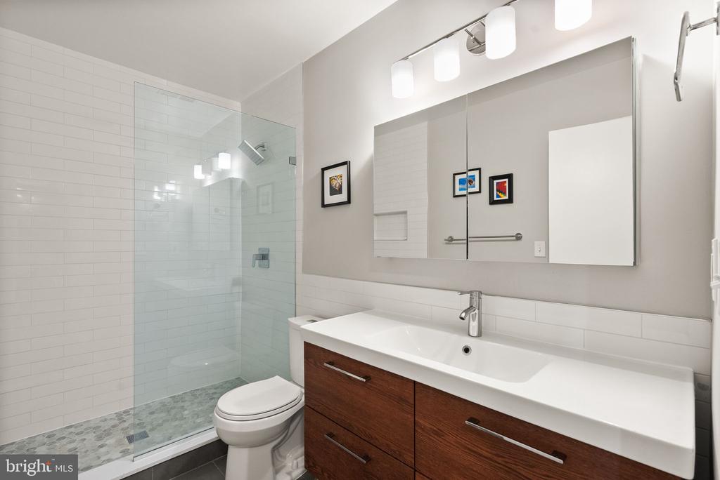 437 Manor Pl NW #2