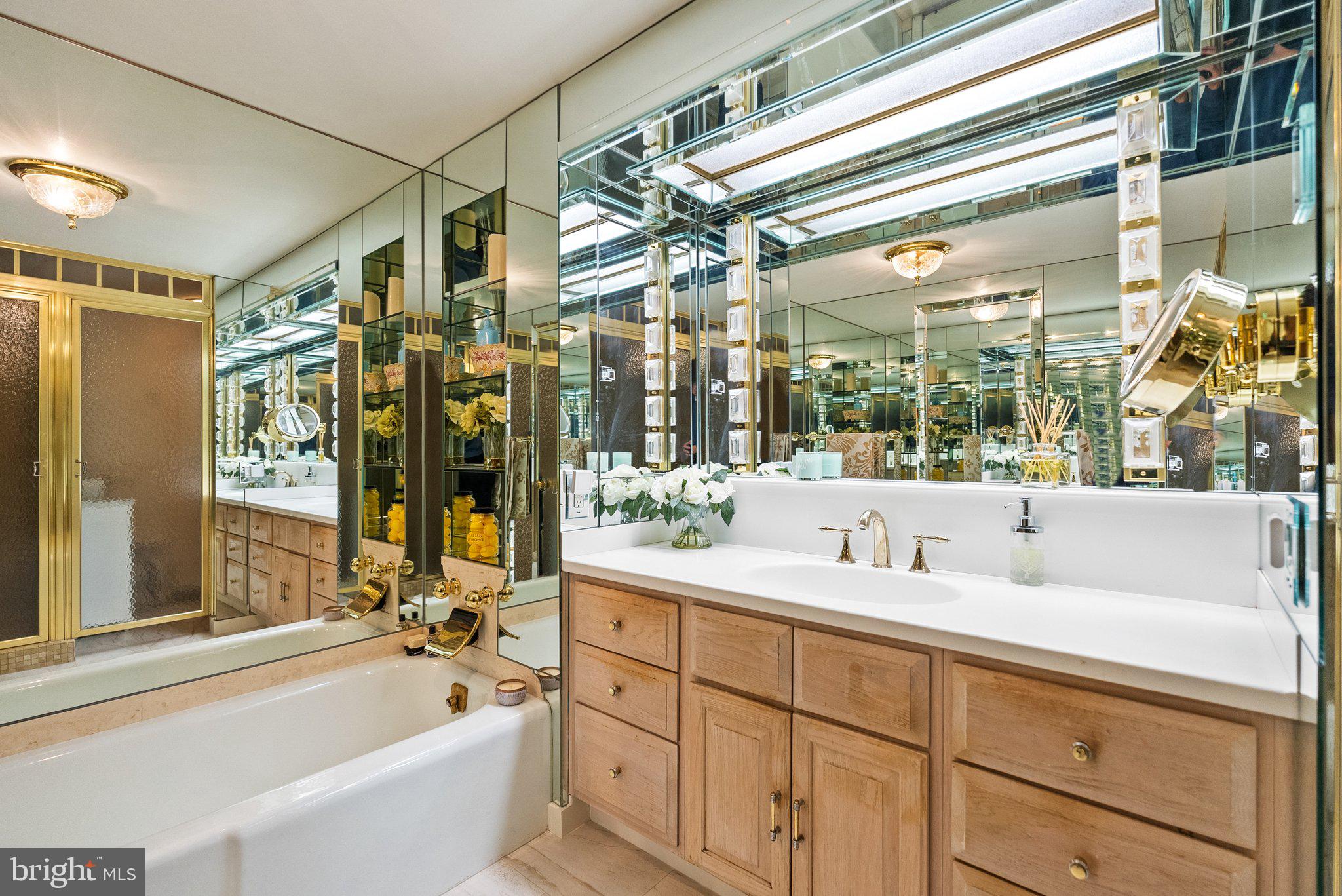 700 New Hampshire Ave NW #1518