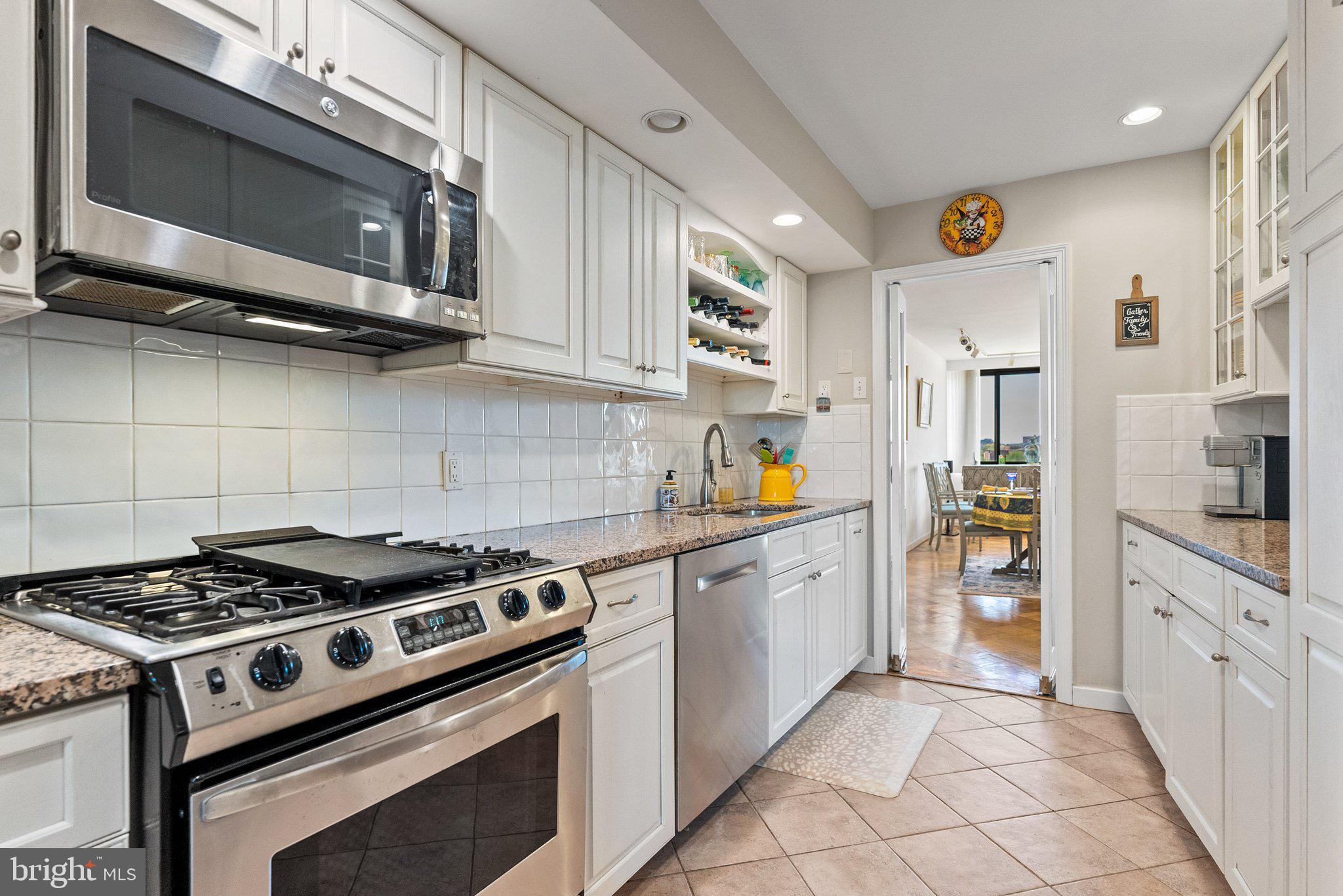 700 New Hampshire Ave NW #1518