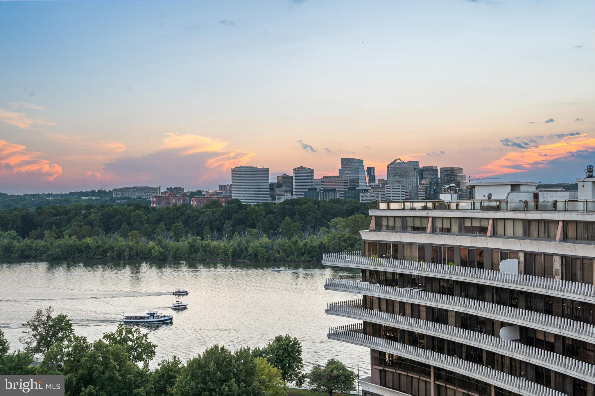 700 New Hampshire Ave NW #1518