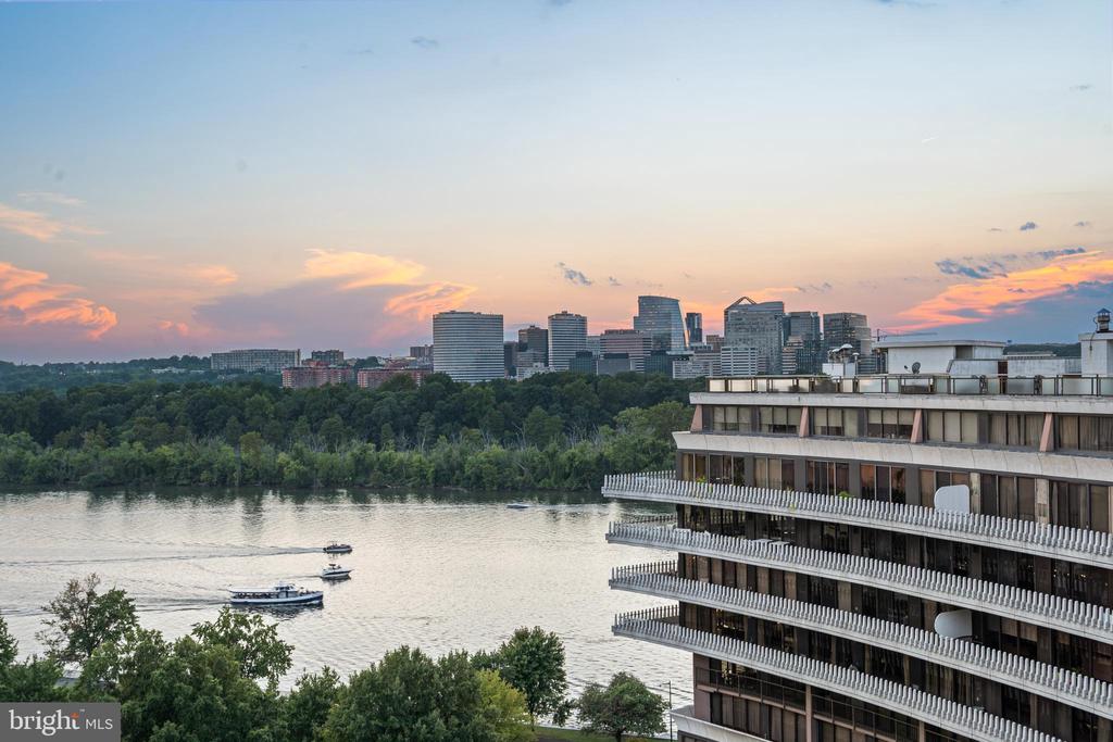 700 New Hampshire Ave NW #1518