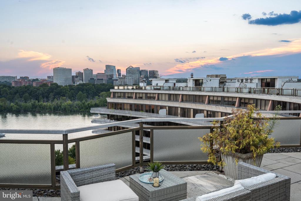 700 New Hampshire Ave NW #1518