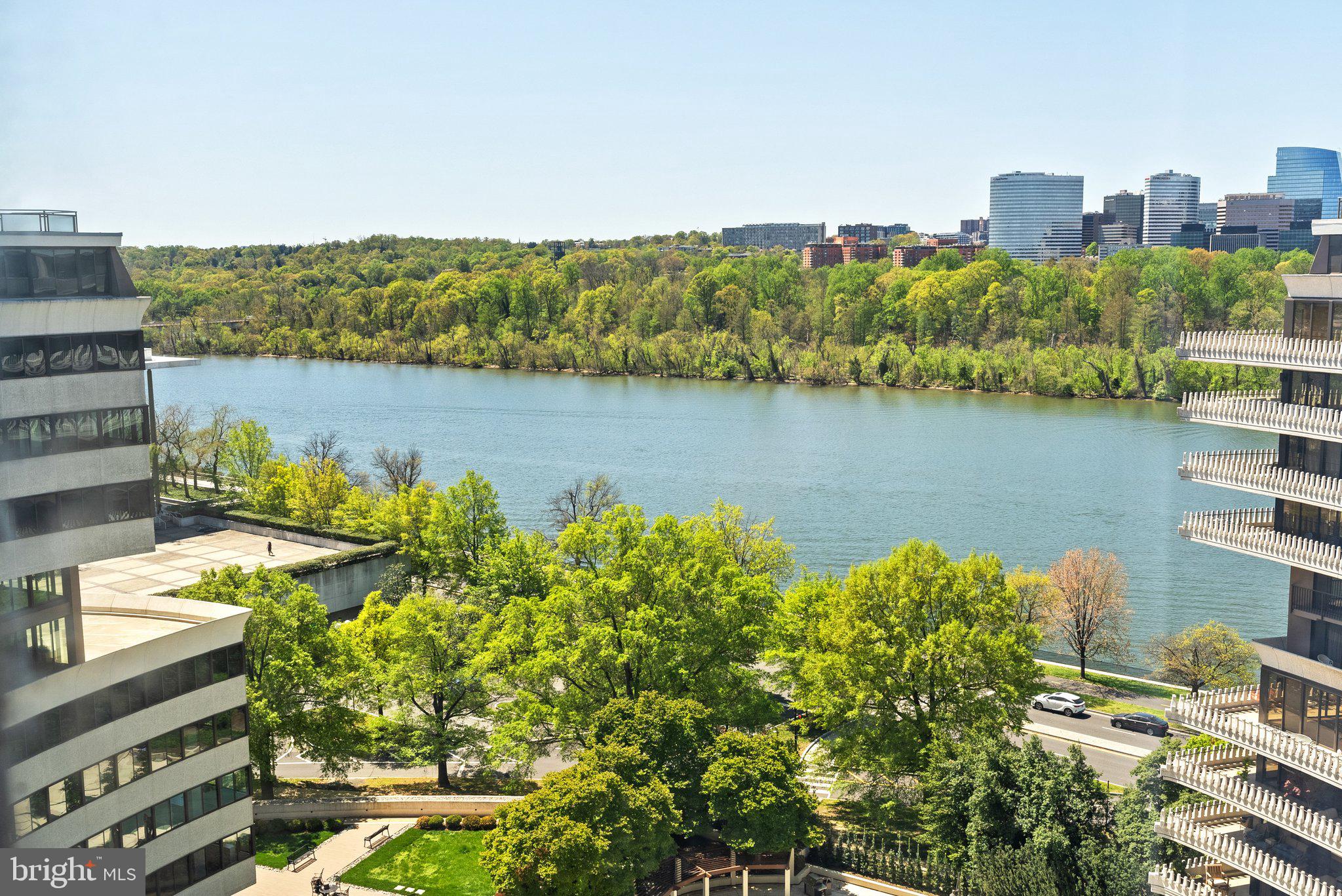 700 New Hampshire Ave NW #1518