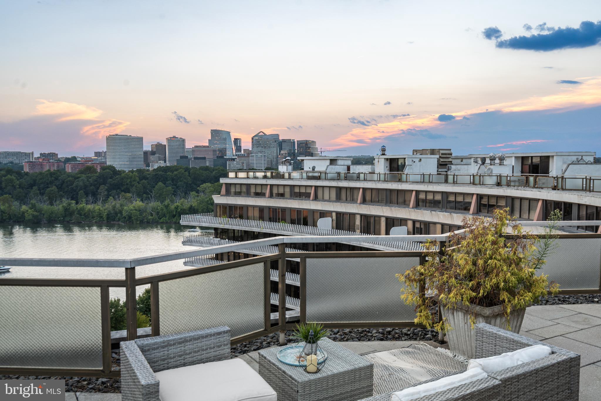 700 New Hampshire Ave NW #1518