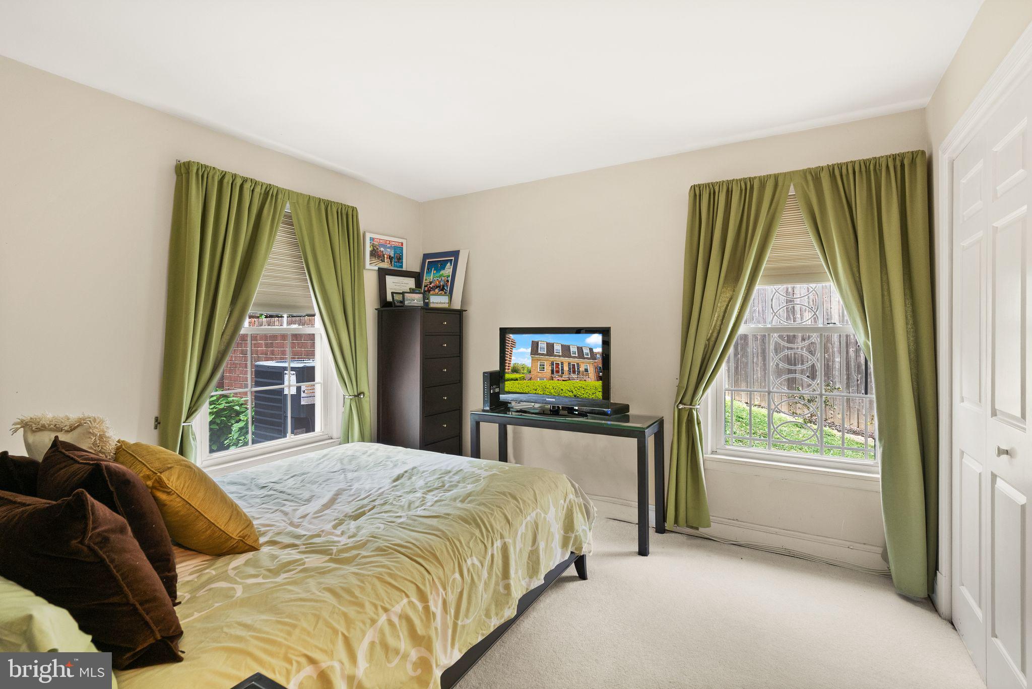 3267 Sutton Pl NW #C