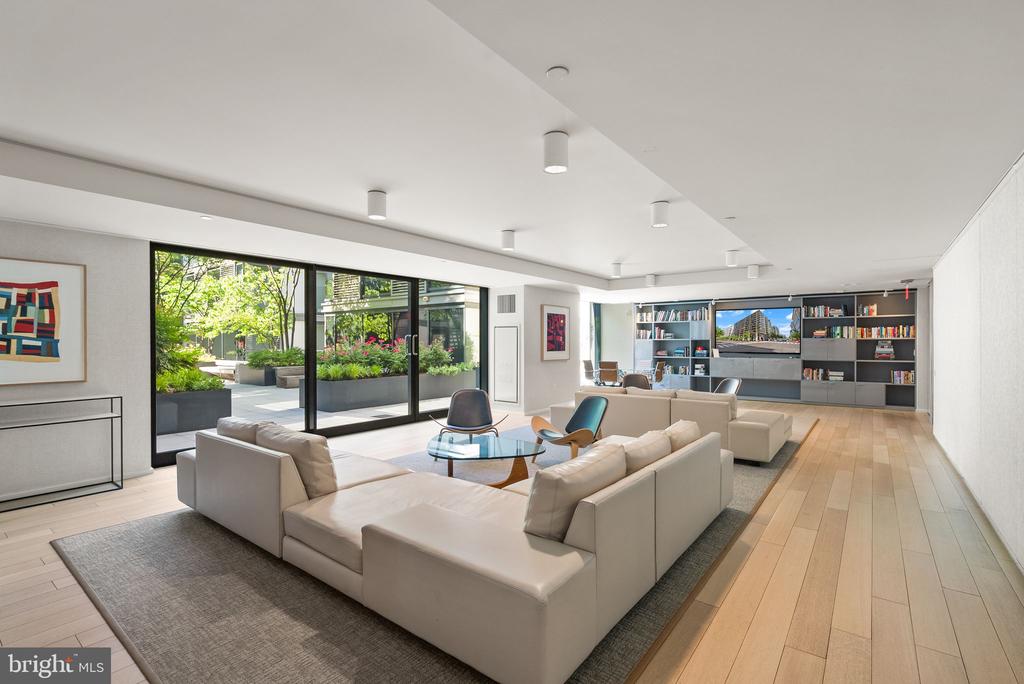 925 H St NW #810