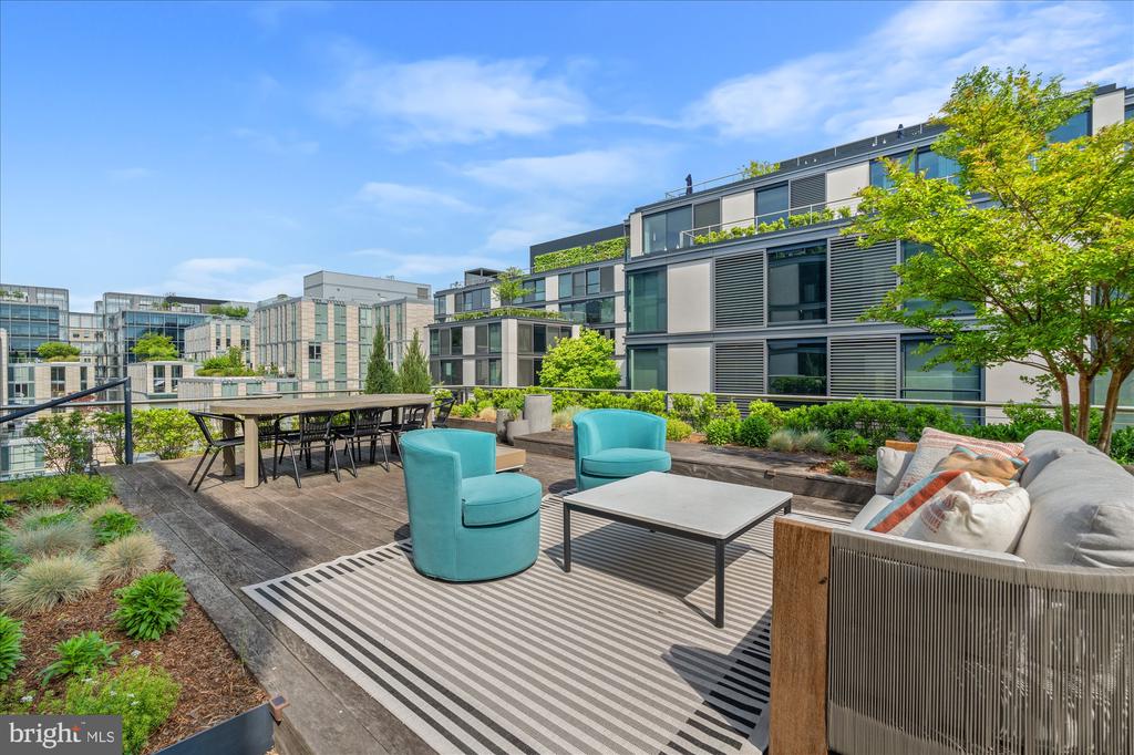 925 H St NW #810