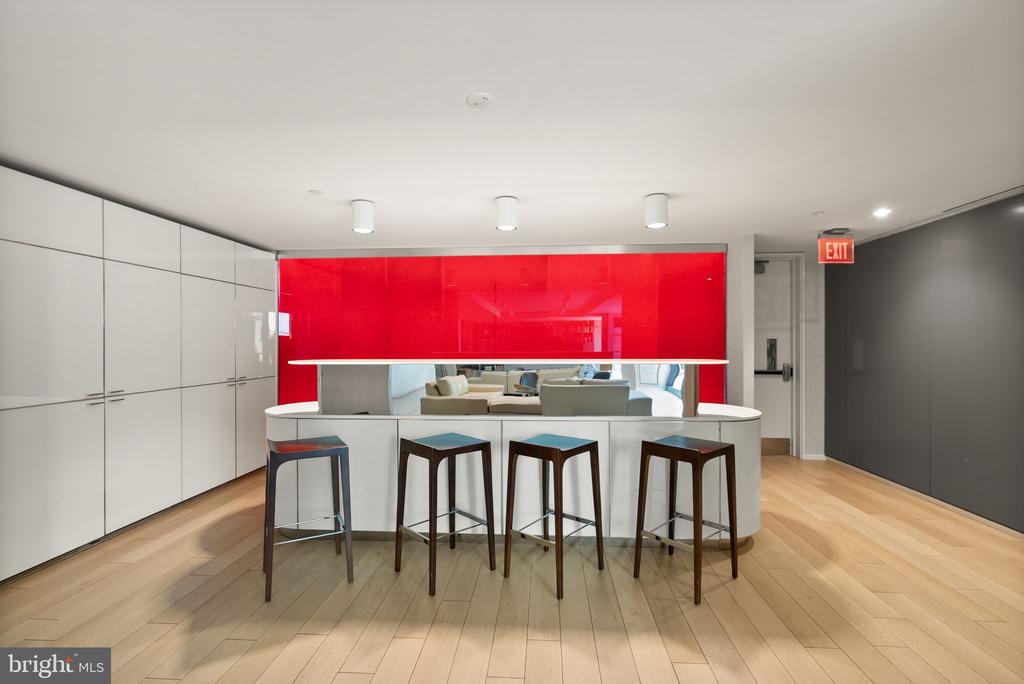 925 H St NW #810