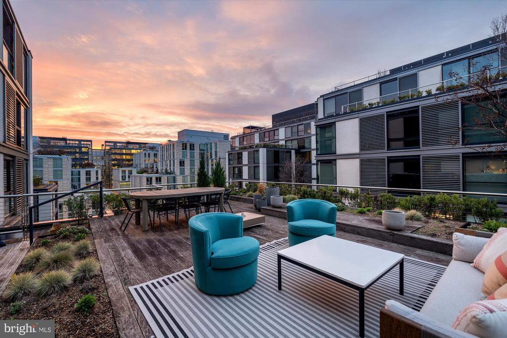 925 H St NW #810
