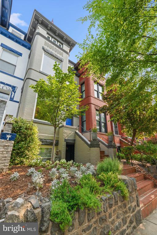 121 V STREET NW