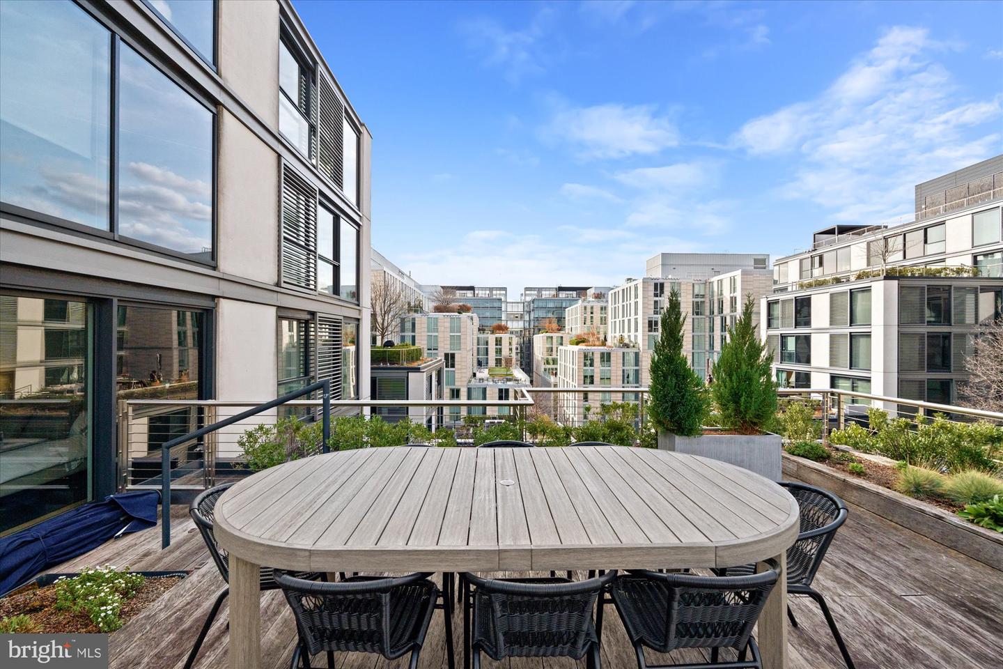 925 H ST NW #810
