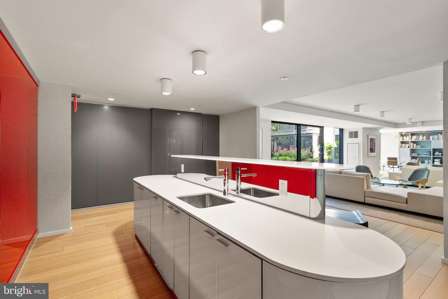 925 H ST NW #810