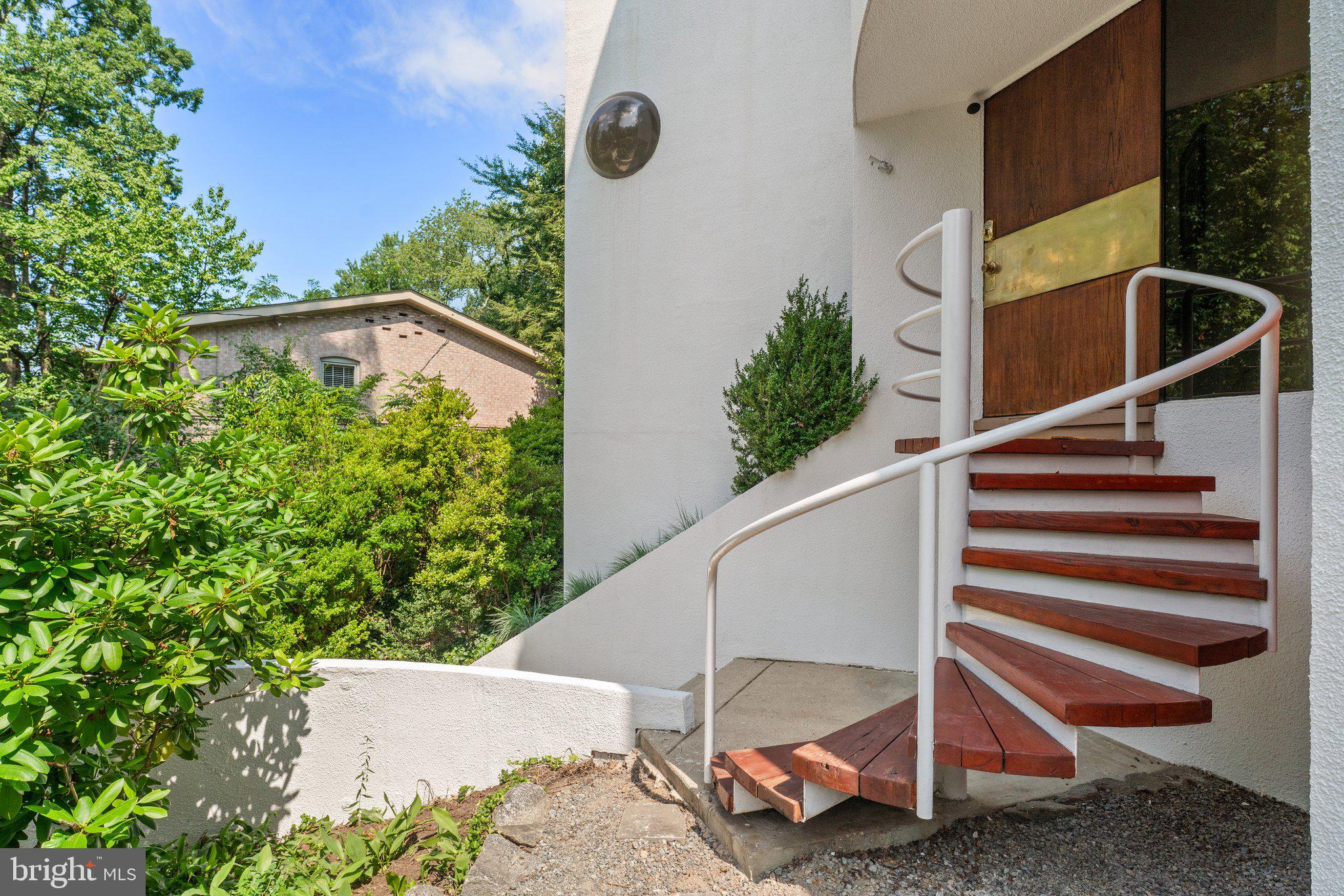 5500 Broad Branch Rd NW