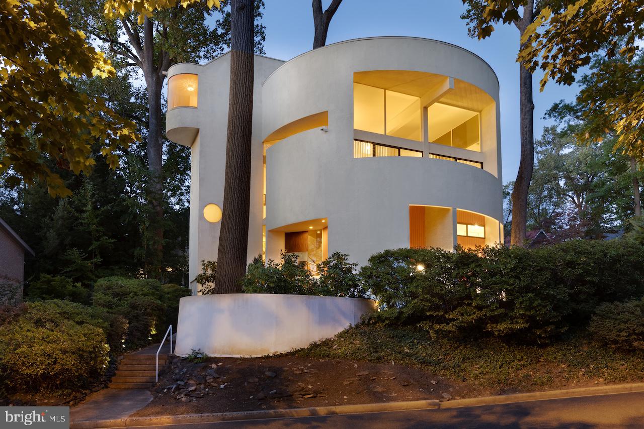 5500 Broad Branch Rd NW