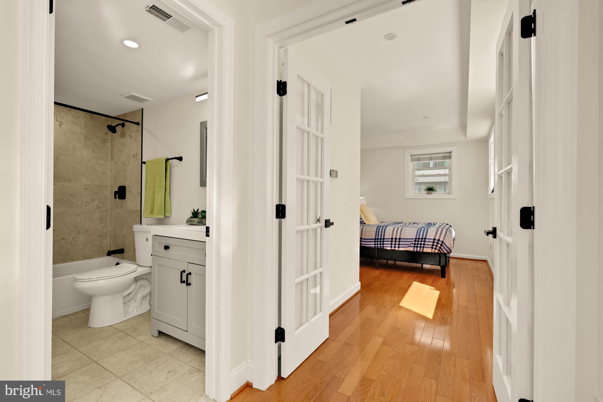 1125 12TH STREET NW 31