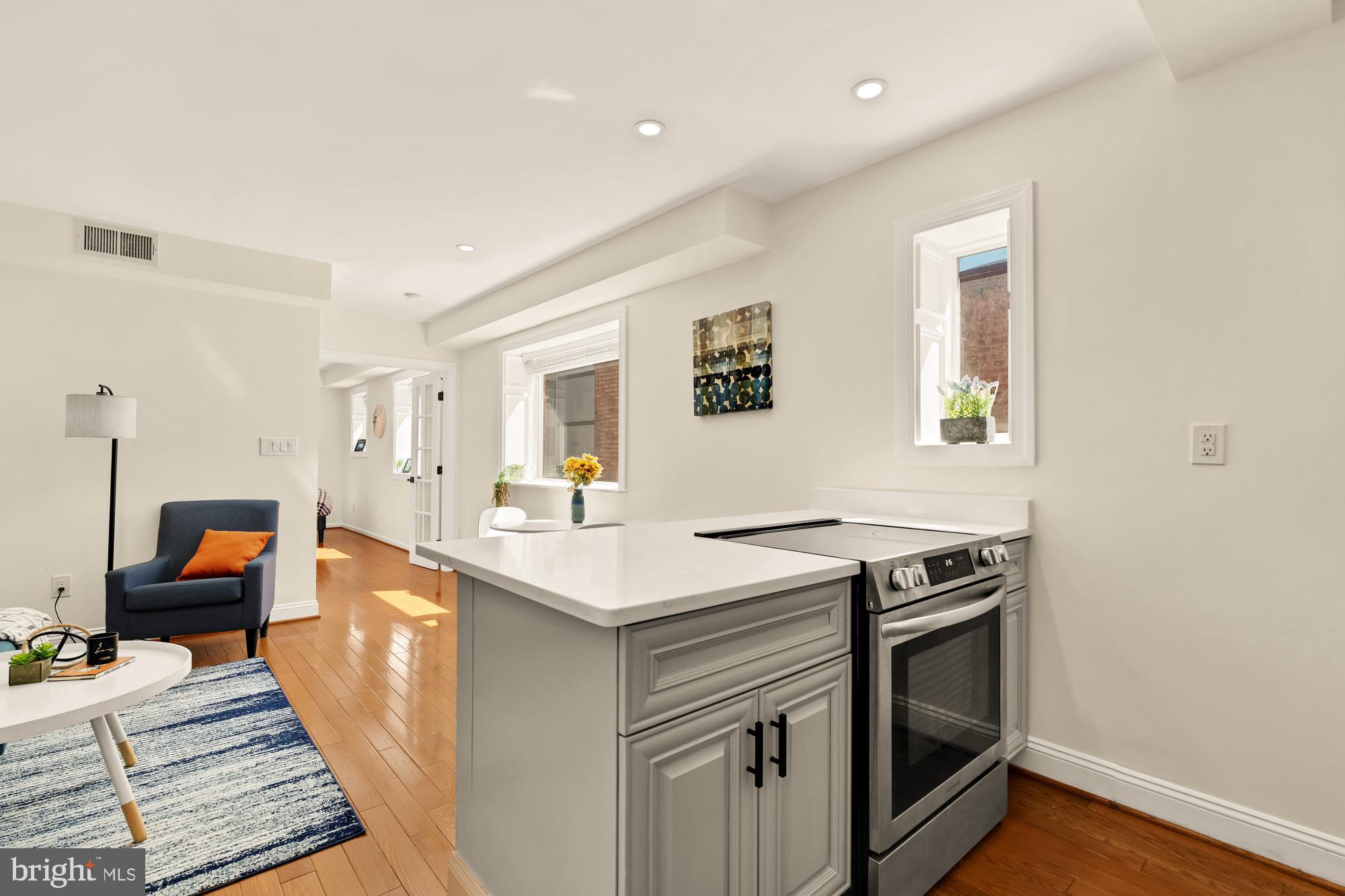 1125 12TH STREET NW 31