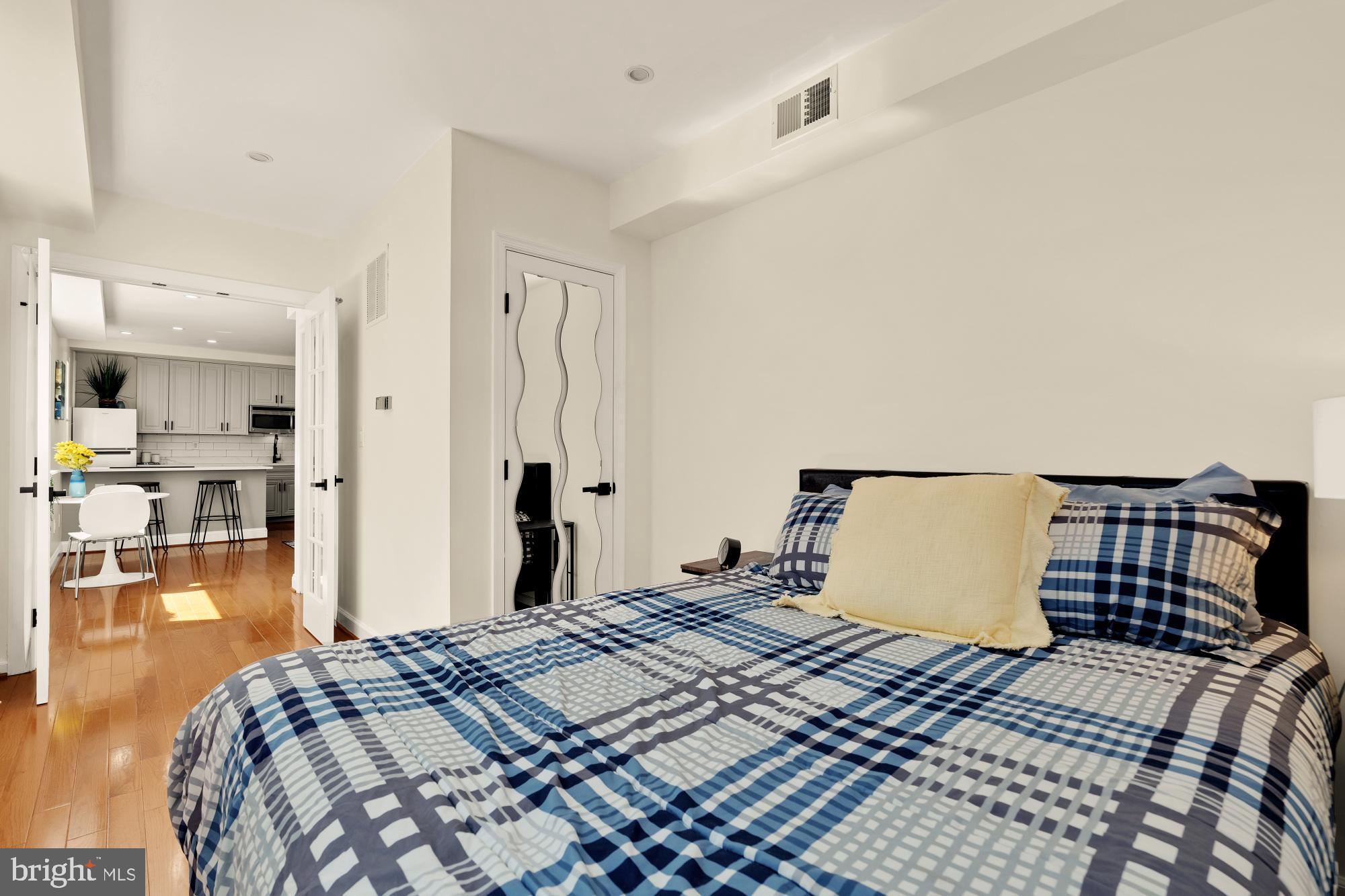 1125 12TH STREET NW 31