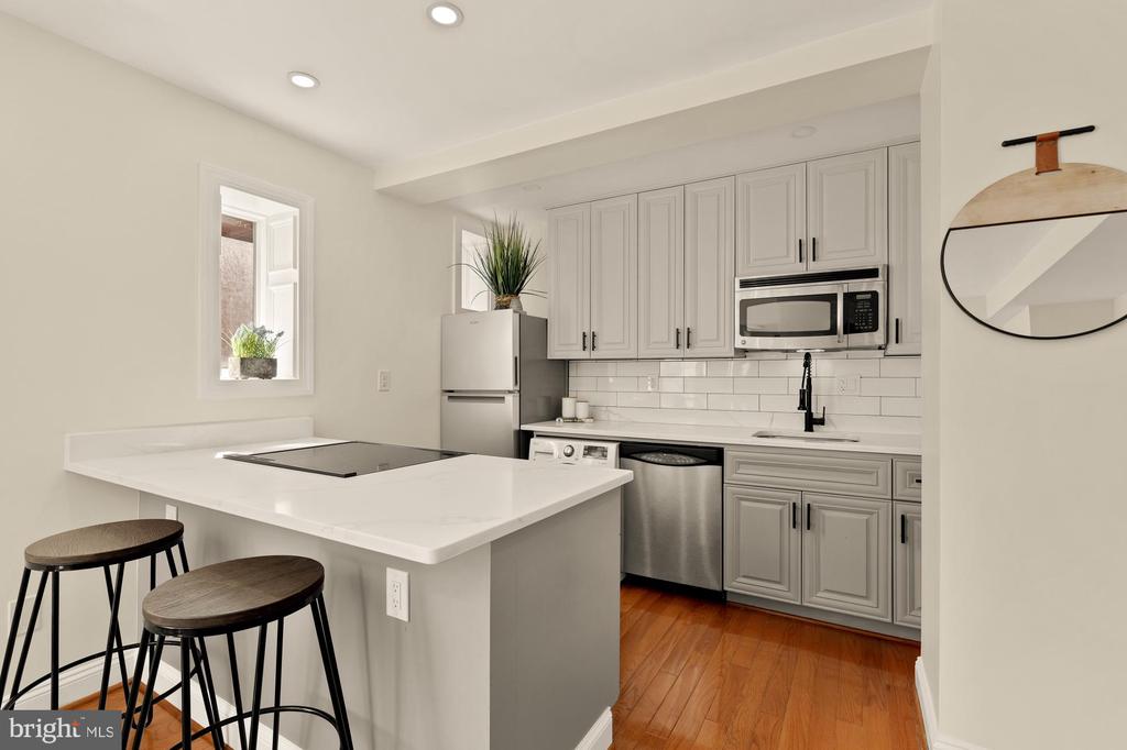 1125 12TH STREET NW 31