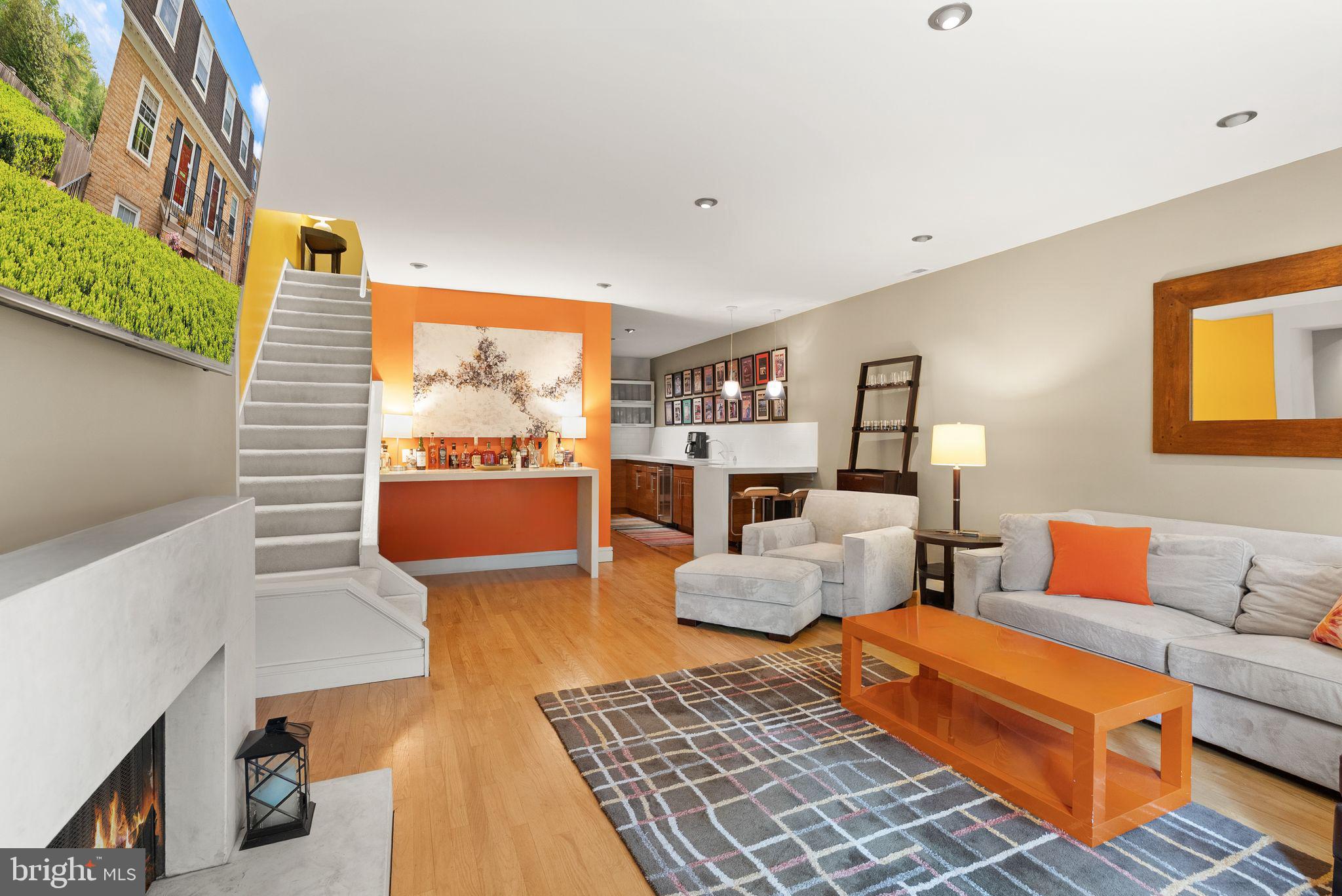 3267 SUTTON PLACE NW C